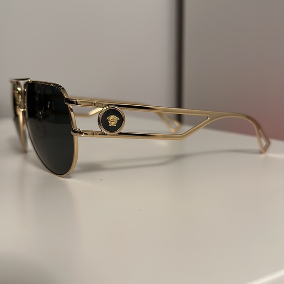 Versace Sunglasses - Picture 4 of 5